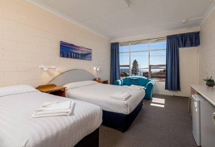 اتاق استاندارد سه نفره, Blue Seas Motel