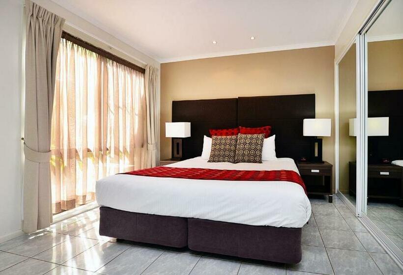 اتاق لوکس با وان آب گرم, Breakfree Aanuka Beach Resort