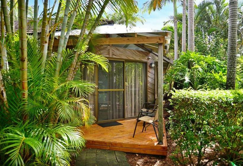 اتاق لوکس با وان آب گرم, Breakfree Aanuka Beach Resort