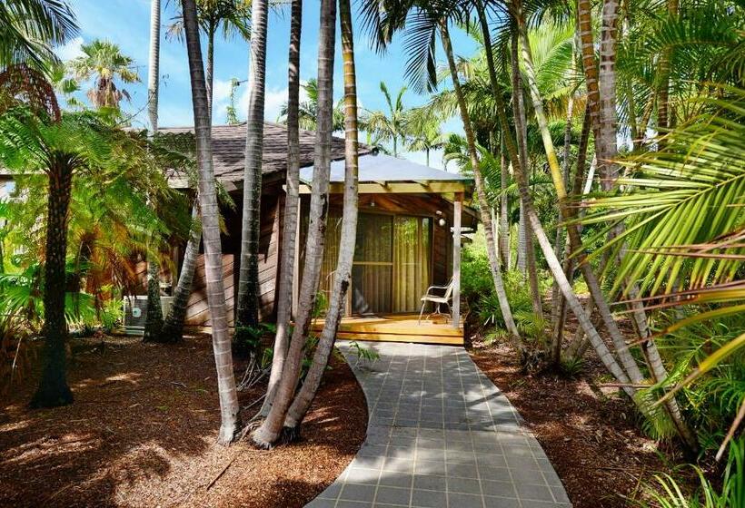 اتاق لوکس با وان آب گرم, Breakfree Aanuka Beach Resort
