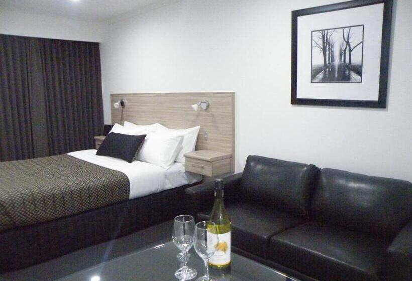 اتاق سوپریور با تخت دو نفره بزرگ, Hamilton Lonsdale Motel