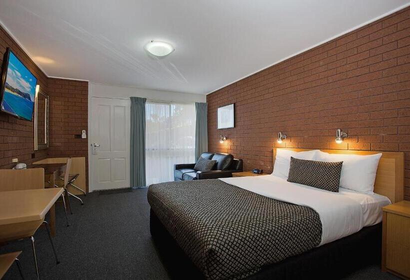 اتاق لوکس, Hamilton Lonsdale Motel
