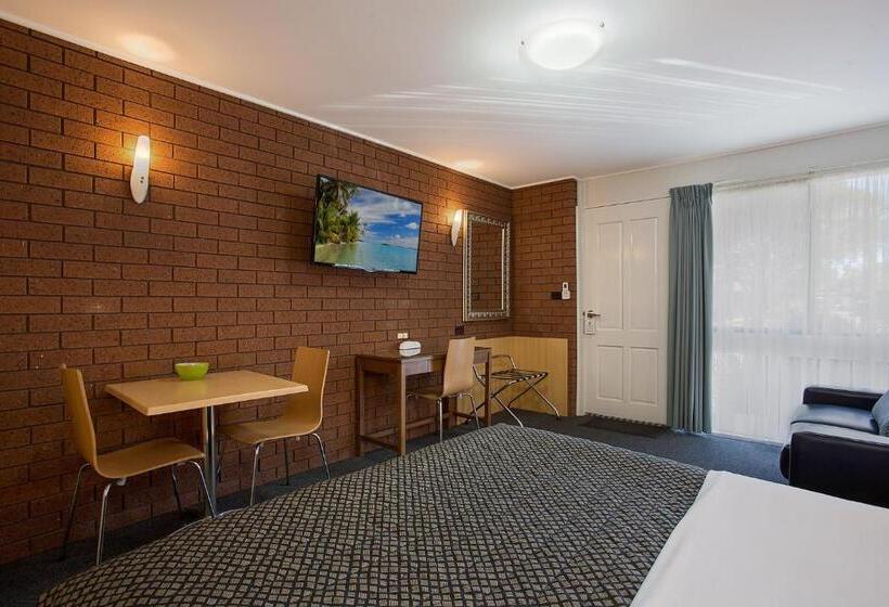 اتاق لوکس, Hamilton Lonsdale Motel