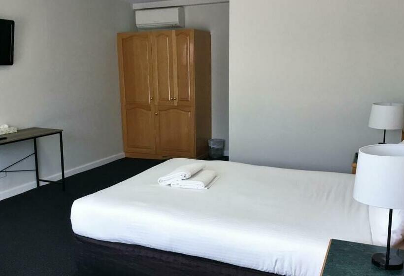 اتاق استاندارد, Hilton Beachfront Motel