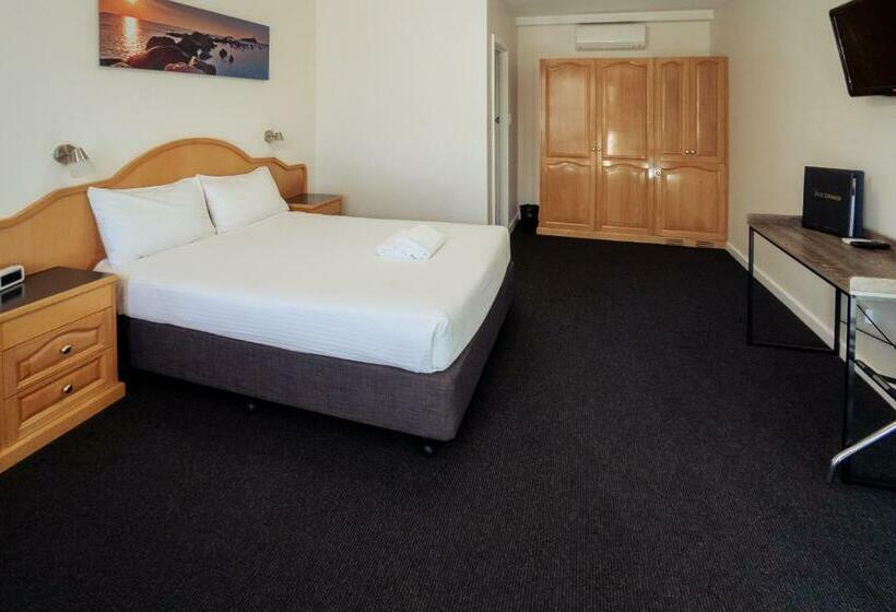 اتاق استاندارد, Hilton Beachfront Motel