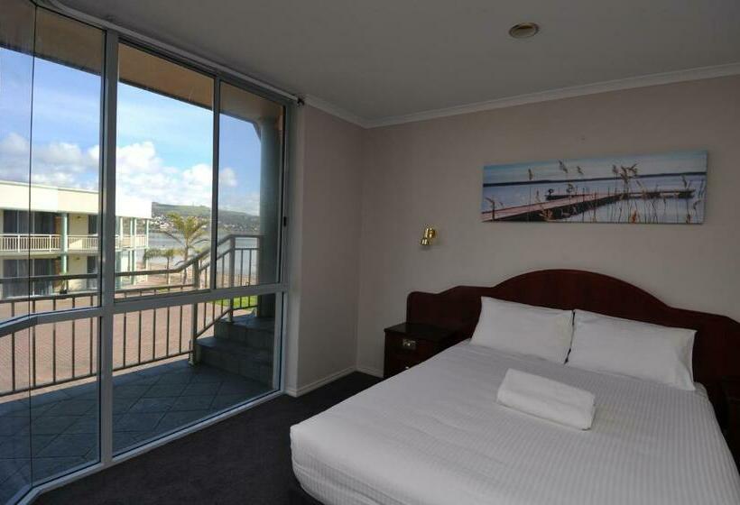 اتاق لوکس, Hilton Beachfront Motel