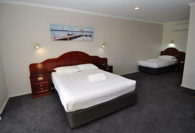 اتاق لوکس, Hilton Beachfront Motel