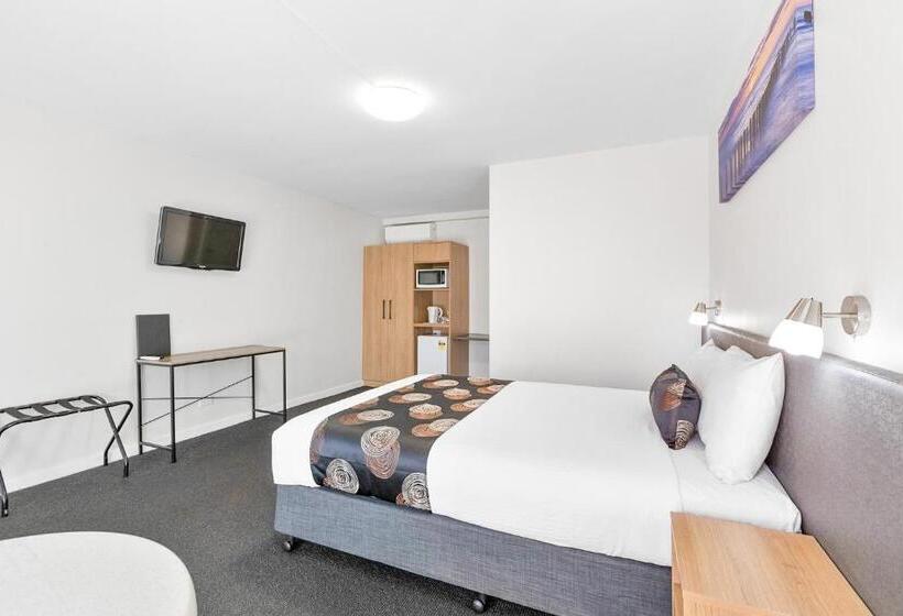 اتاق استاندارد, Hilton Beachfront Motel