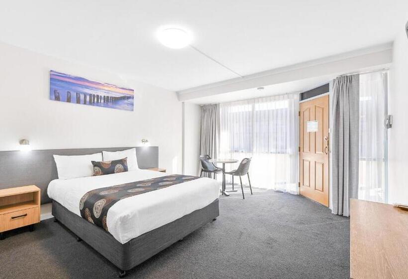 اتاق استاندارد, Hilton Beachfront Motel