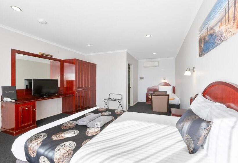 اتاق لوکس, Hilton Beachfront Motel