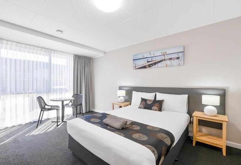 اتاق سوپریور, Hilton Beachfront Motel