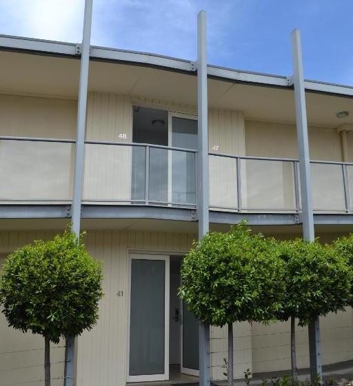 استودیوی استاندارد, Brooklands Of Mornington