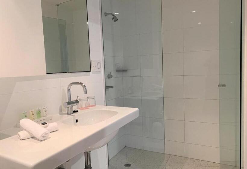 اتاق لوکس با تراس, Cosmopolitan Hotel And Apartments