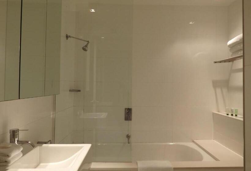 استودیوی استاندارد, Cosmopolitan Hotel And Apartments