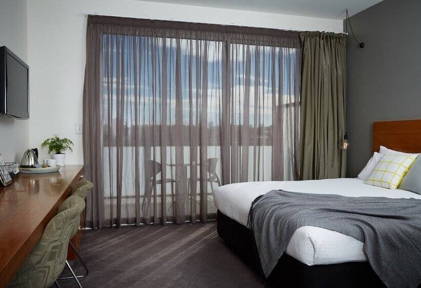 اتاق لوکس با تراس, Cosmopolitan Hotel And Apartments