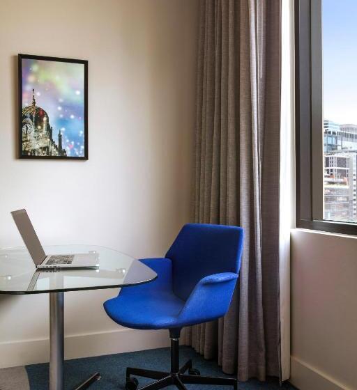 اتاق استاندارد با تخت بزرگ, Crowne Plaza Melbourne, An Ihg