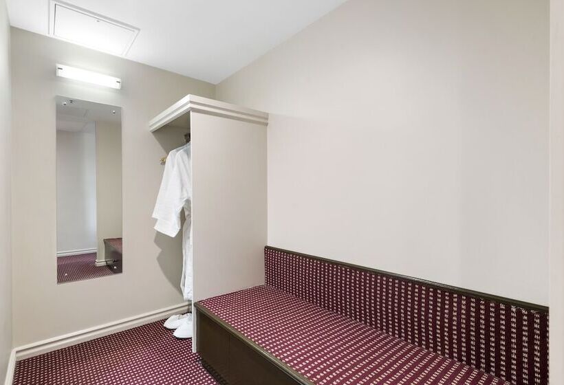 Deluxe Room, Grand Chancellor Launceston