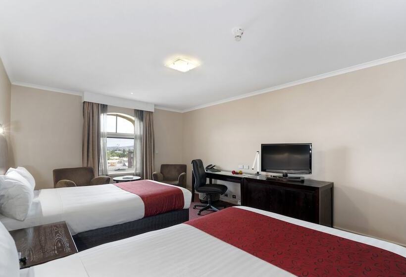 Executive Room, Grand Chancellor Launceston