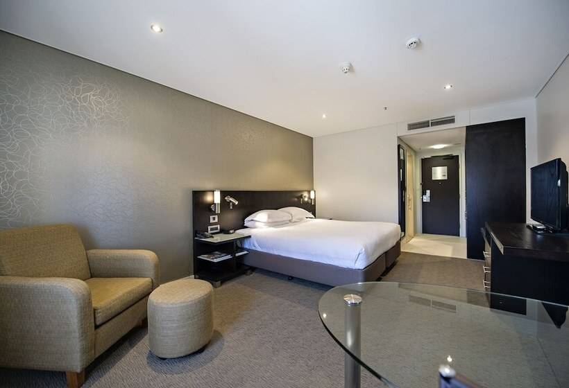 Executive Room King Size Bed, Hilton Darwin