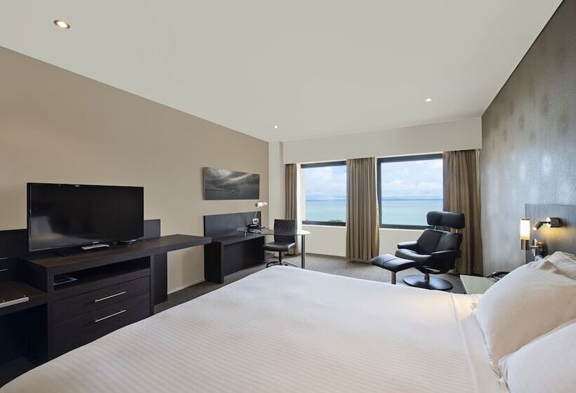 Executive Room King Size Bed, Hilton Darwin