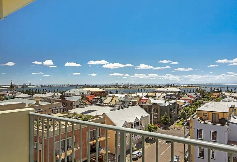 Standard Room with Views, Noah S On The Beach