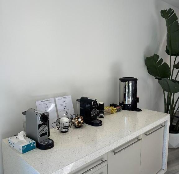 سوییت, The Select Inn Gosford