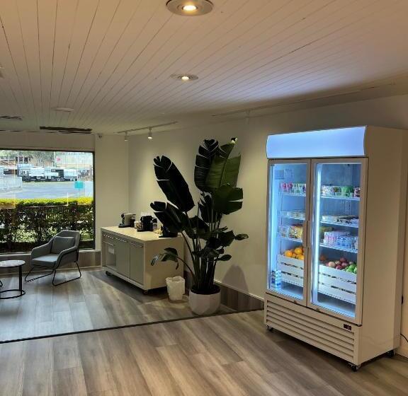 سوییت, The Select Inn Gosford