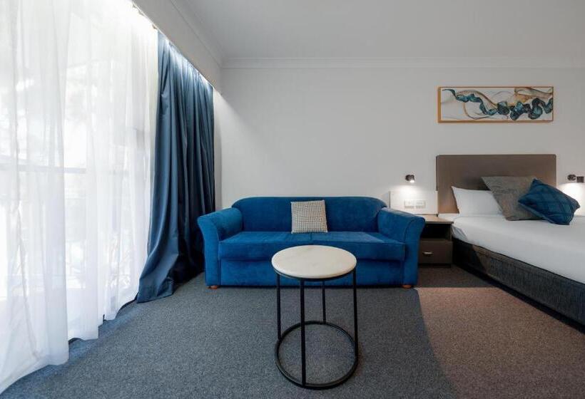 اتاق خانوادگی, The Select Inn Gosford
