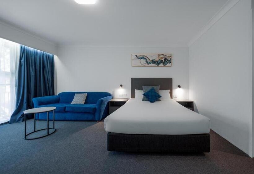اتاق خانوادگی, The Select Inn Gosford