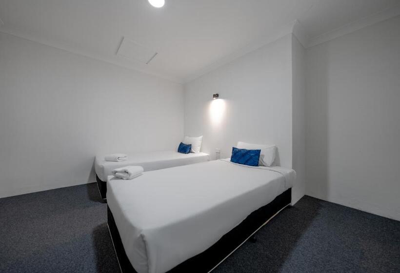 اتاق خانوادگی, The Select Inn Gosford