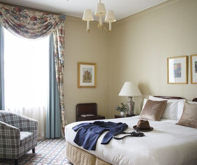 سوییت جونیور, The Windsor