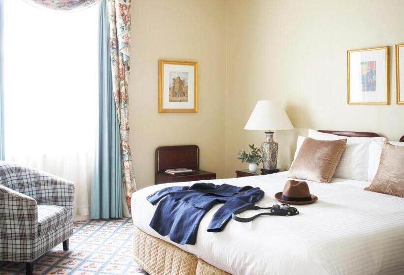 سوییت جونیور, The Windsor