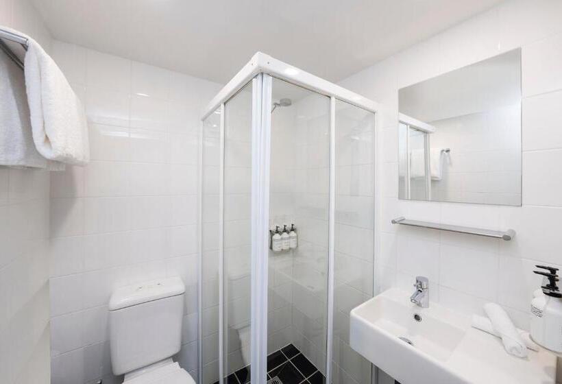 اتاق استاندارد سه نفره, Travelodge Hotel Hobart