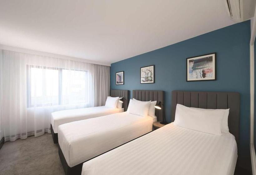 اتاق استاندارد سه نفره, Travelodge Hotel Hobart