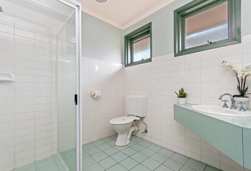 اتاق استاندارد سه نفره, Melaleuca Motel