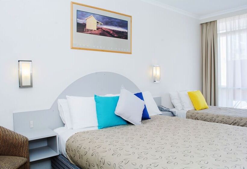اتاق استاندارد سه نفره, Alexander Motor Inn