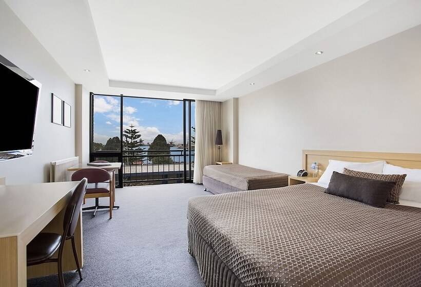 اتاق استاندارد, Richmond Henty