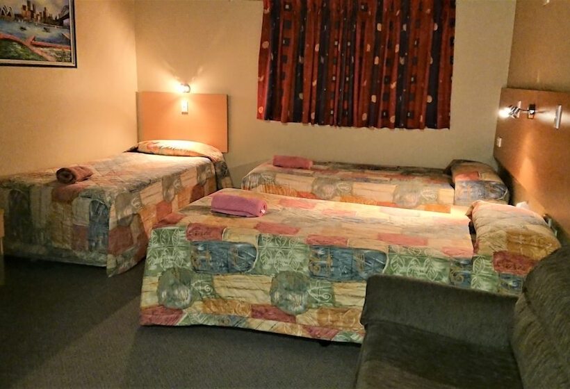 اتاق لوکس خانوادگی, New Olympic Motel
