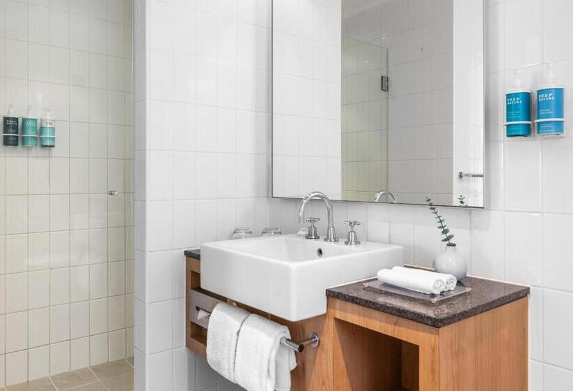 Junior suite with river view, Novotel Perth Langley