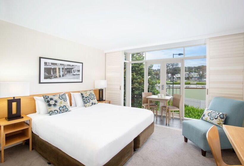 Standard Room, Mantra Lorne