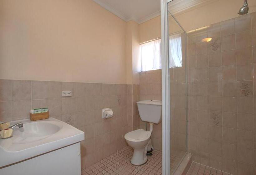 اتاق استاندارد چهار تخته, River Street Motel