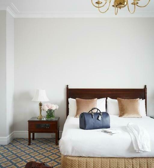 اتاق لوکس با تخت بزرگ, The Windsor