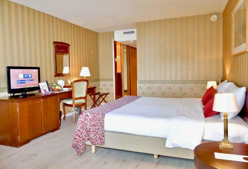 اتاق استاندارد, Golden Tulip Hotel De’ Medici