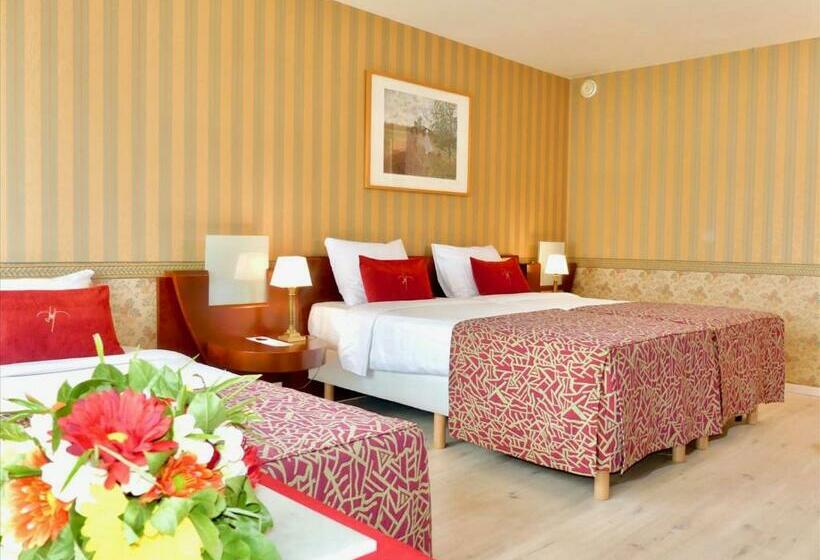 اتاق استاندارد سه نفره, Golden Tulip Hotel De’ Medici