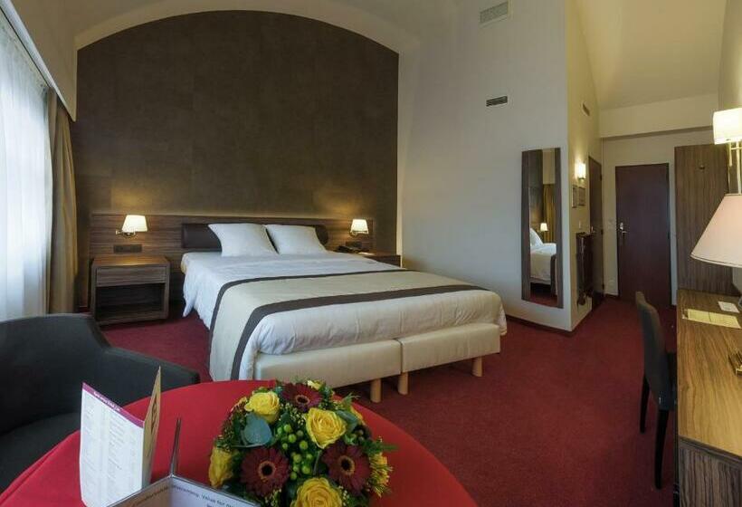 Quarto Comfort, Golden Tulip  De Medici