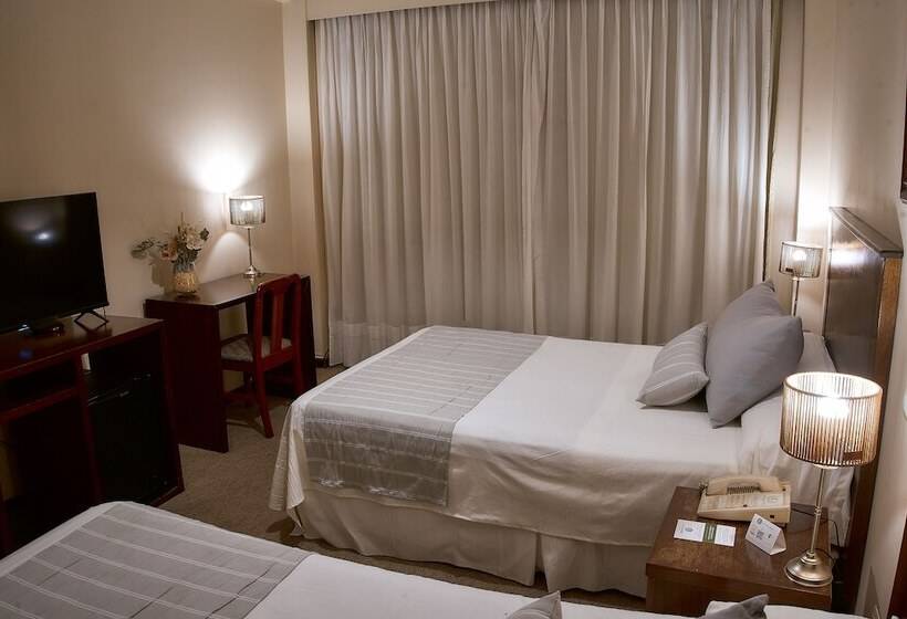 اتاق استاندارد سه نفره, Catalinas Tucuman