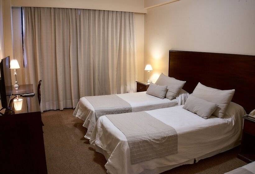 اتاق استاندارد سه نفره, Catalinas Tucuman
