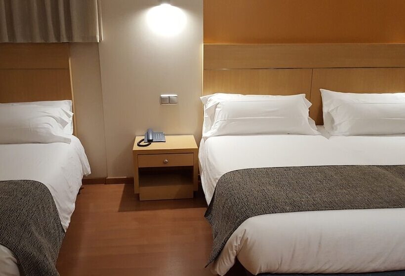 Standard Triple Room, Espel