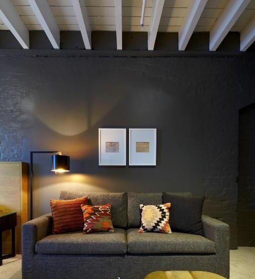 استودیو استاندارد با تخت کینگ, Harbour Rocks Hotel Sydney
