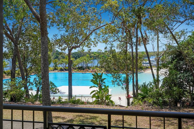 带大床的经典房间, Intercontinental Sanctuary Cove Resort, An Ihg